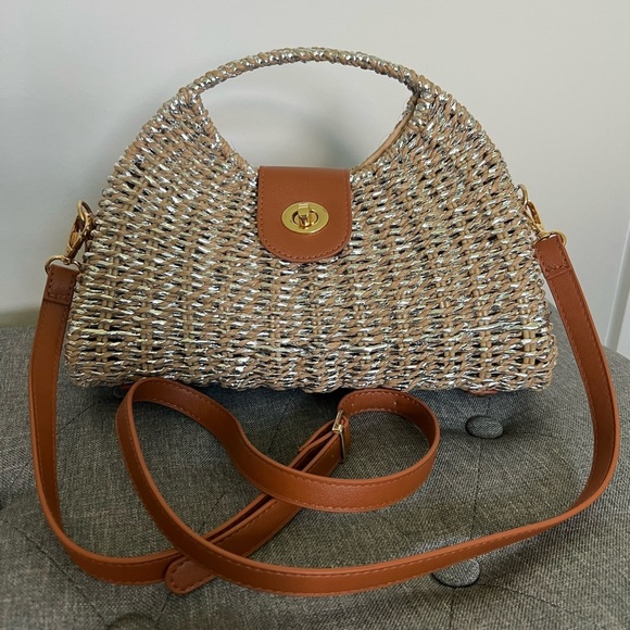 Woven Half Moon Clutch w/ Turn Lock Closure Handbag - Picture 7 of 8